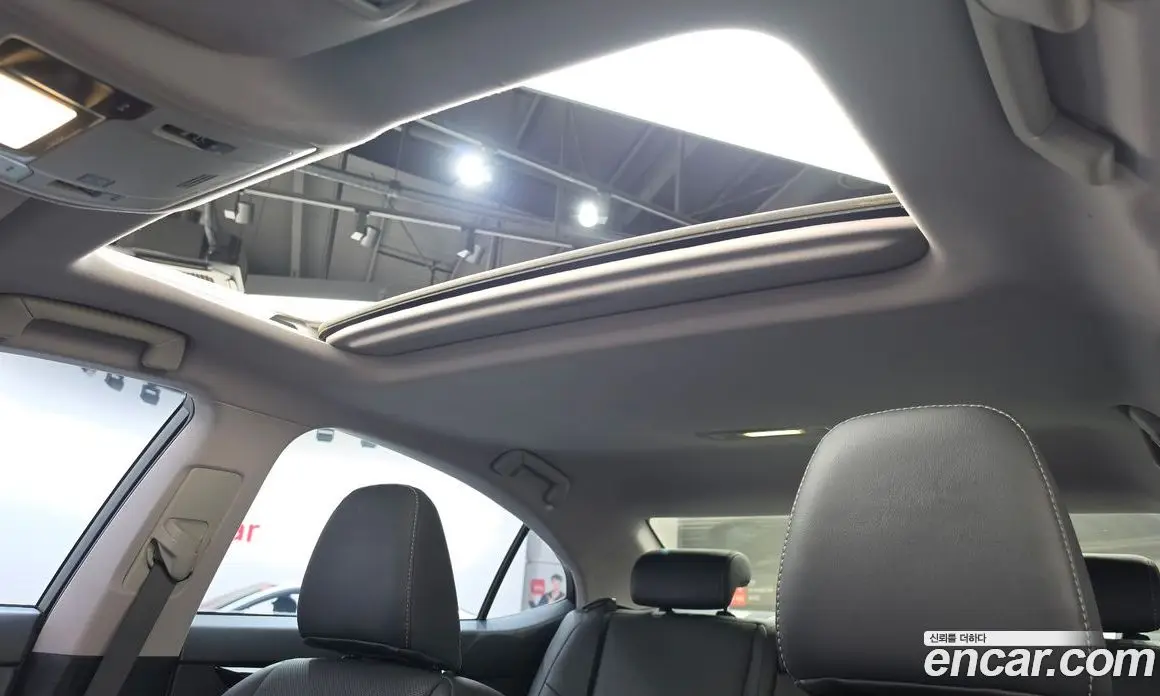 Lexus ES 2017 2.5 автомат (гидро), фото 17