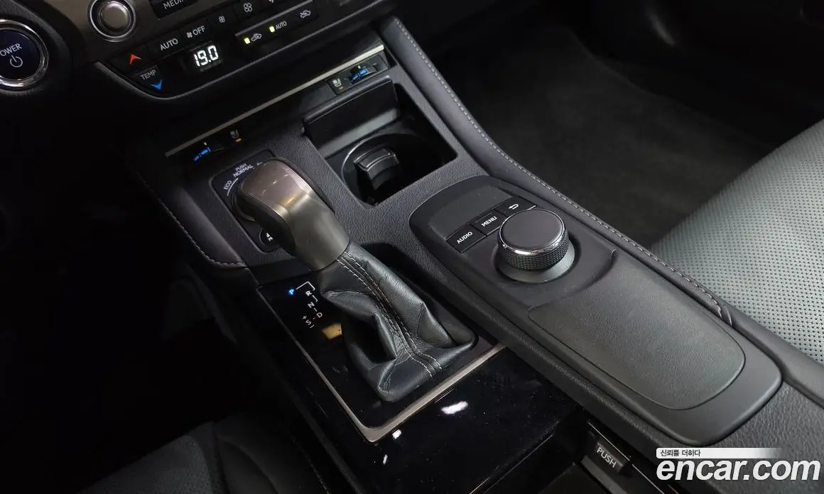 Lexus ES 2017 2.5 автомат (гидро), фото 9