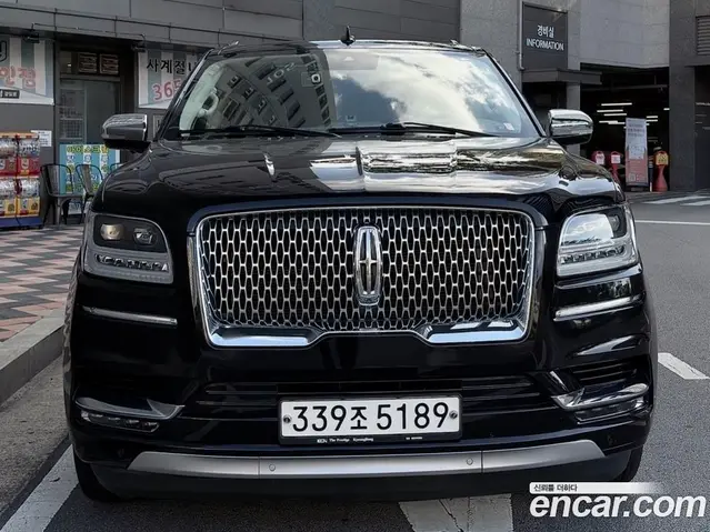 Lincoln Navigator 2021 3.5 автомат (гидро), миниатюра 2