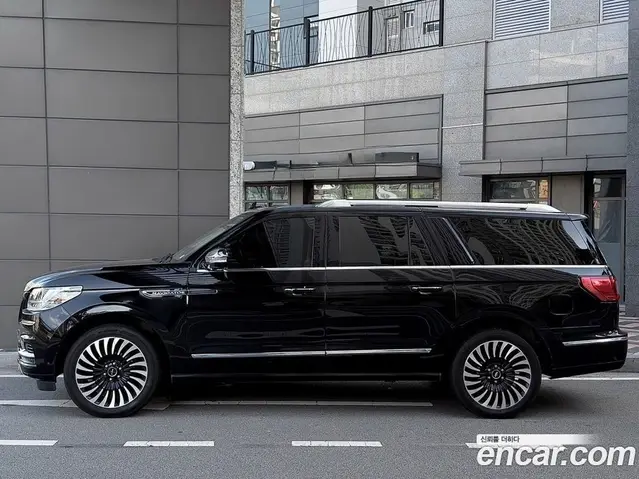 Lincoln Navigator 2021 3.5 автомат (гидро), миниатюра 3