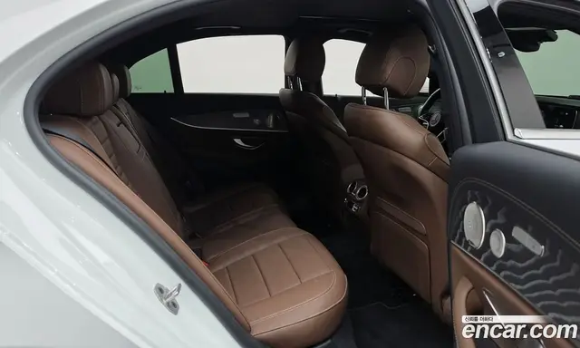 Mercedes-Benz E-Class 2023 2.0 автомат (гидро), миниатюра 11 Mercedes-Benz E-Class 2023 2.0 автомат (гидро), миниатюра 11