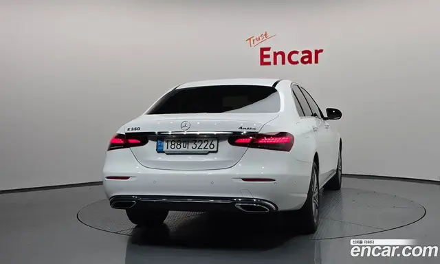 Mercedes-Benz E-Class 2023 2.0 автомат (гидро), миниатюра 4 Mercedes-Benz E-Class 2023 2.0 автомат (гидро), миниатюра 4