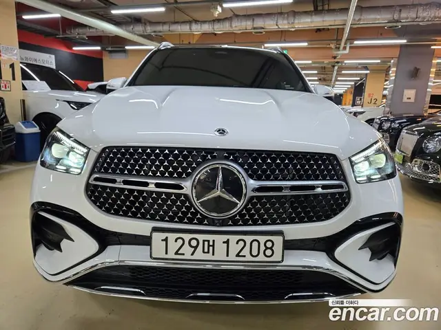 Mercedes-Benz GLE-Class 2025 3.0 автомат (гидро), миниатюра 2