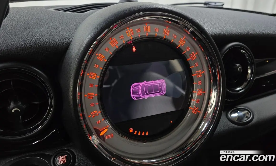 Mini Cooper 2013 2.0 автомат (гидро), фото 15 Mini Cooper 2013 2.0 автомат (гидро), фото 15