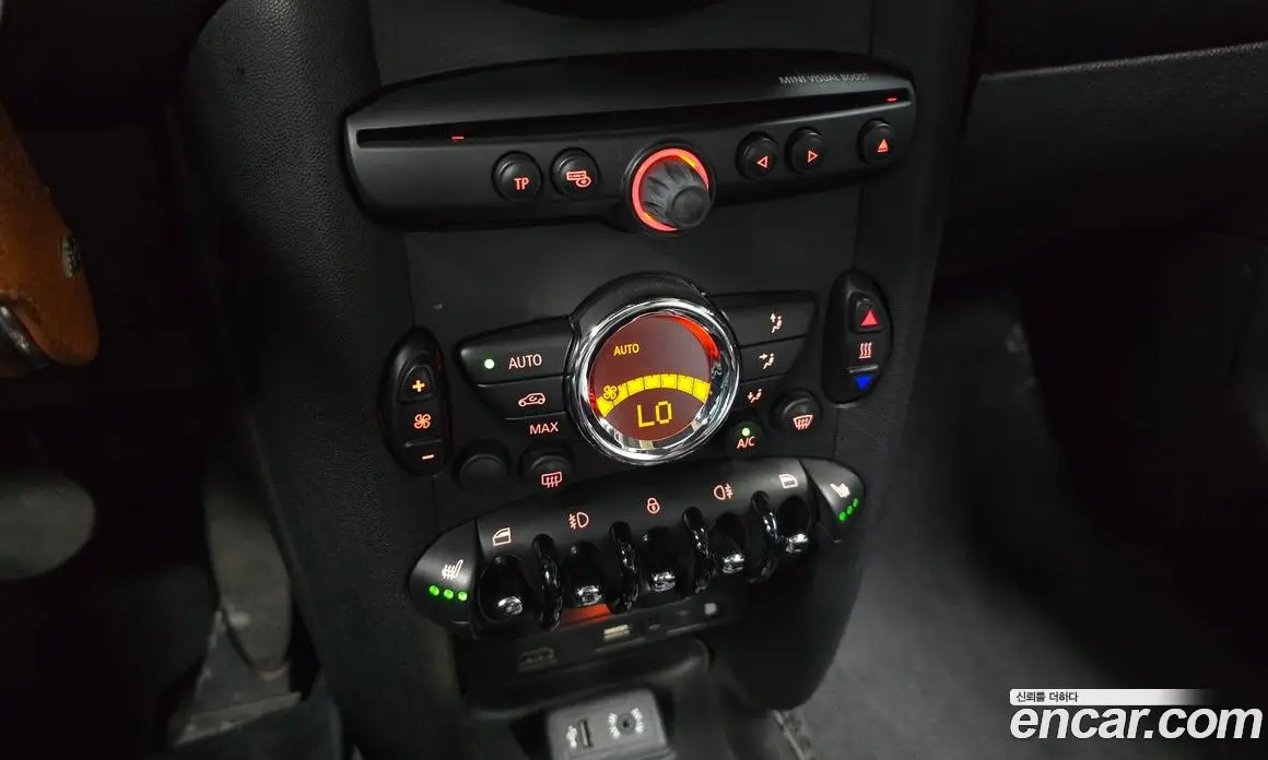Mini Cooper 2013 2.0 автомат (гидро), фото 16 Mini Cooper 2013 2.0 автомат (гидро), фото 16