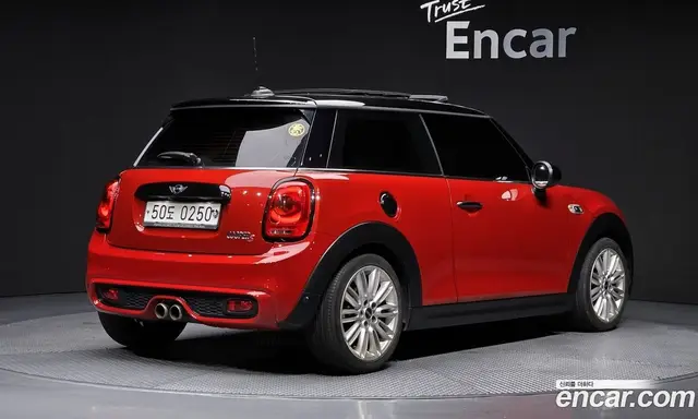 Mini Cooper 2016 2.0 автомат (гидро), миниатюра 2