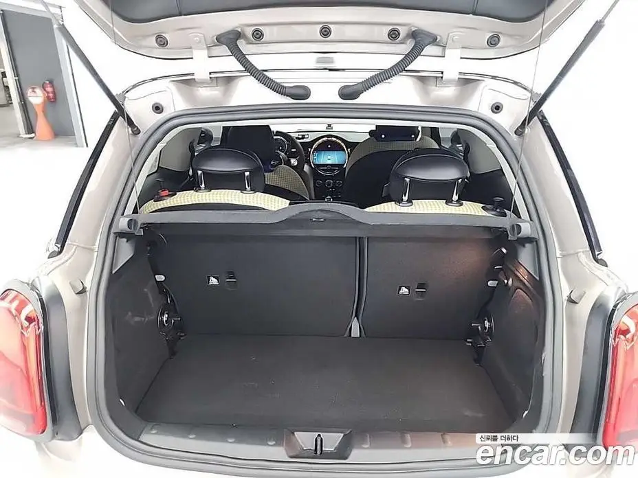 Mini Cooper 2021 1.5 автомат (гидро), фото 18