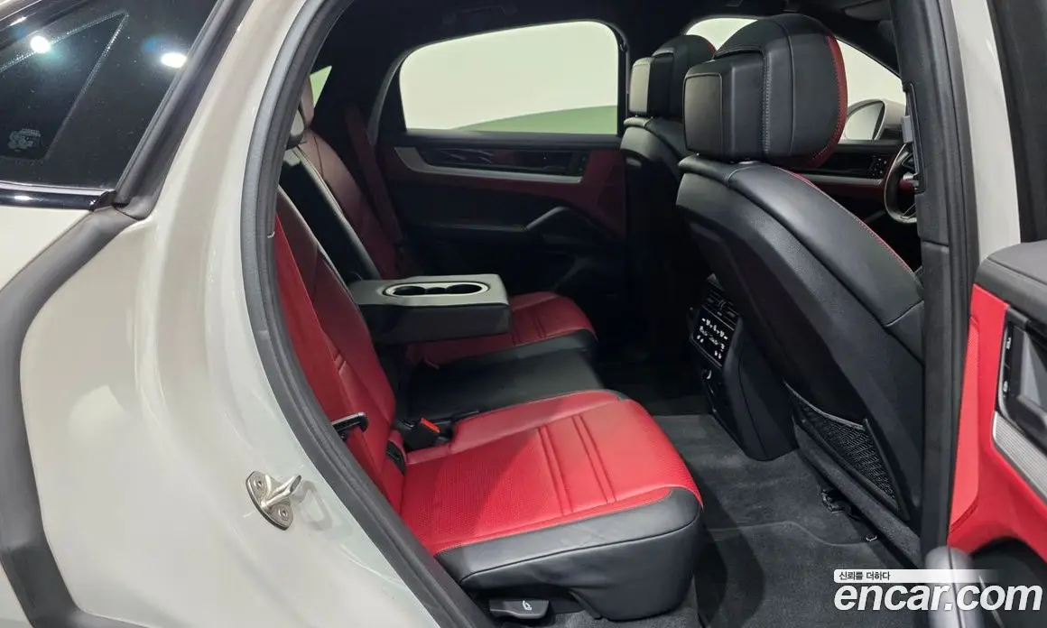 Porsche Cayenne 2024 3.0 автомат (гидро), фото 12