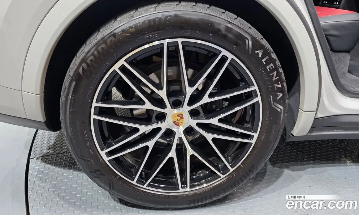 Porsche Cayenne 2024 3.0 автомат (гидро), фото 5