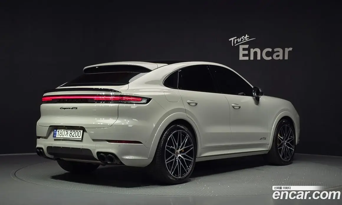 Porsche Cayenne 2025 4.0 автомат (гидро), фото 2 Porsche Cayenne 2025 4.0 автомат (гидро), фото 2