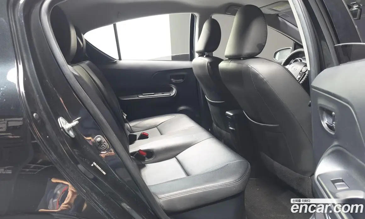 Toyota Prius 2018 1.5 автомат (гидро), фото 12