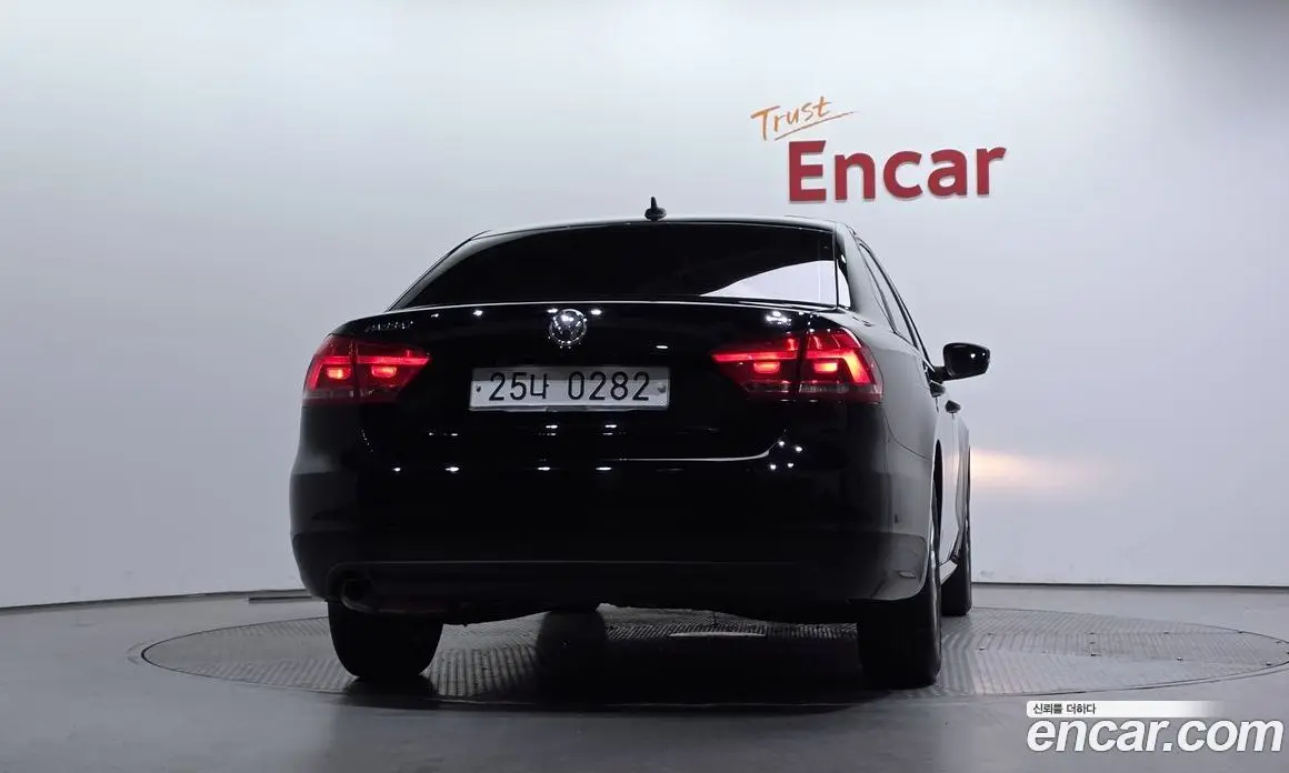 Volkswagen Passat 2014 1.8 автомат (гидро), фото 4 Volkswagen Passat 2014 1.8 автомат (гидро), фото 4
