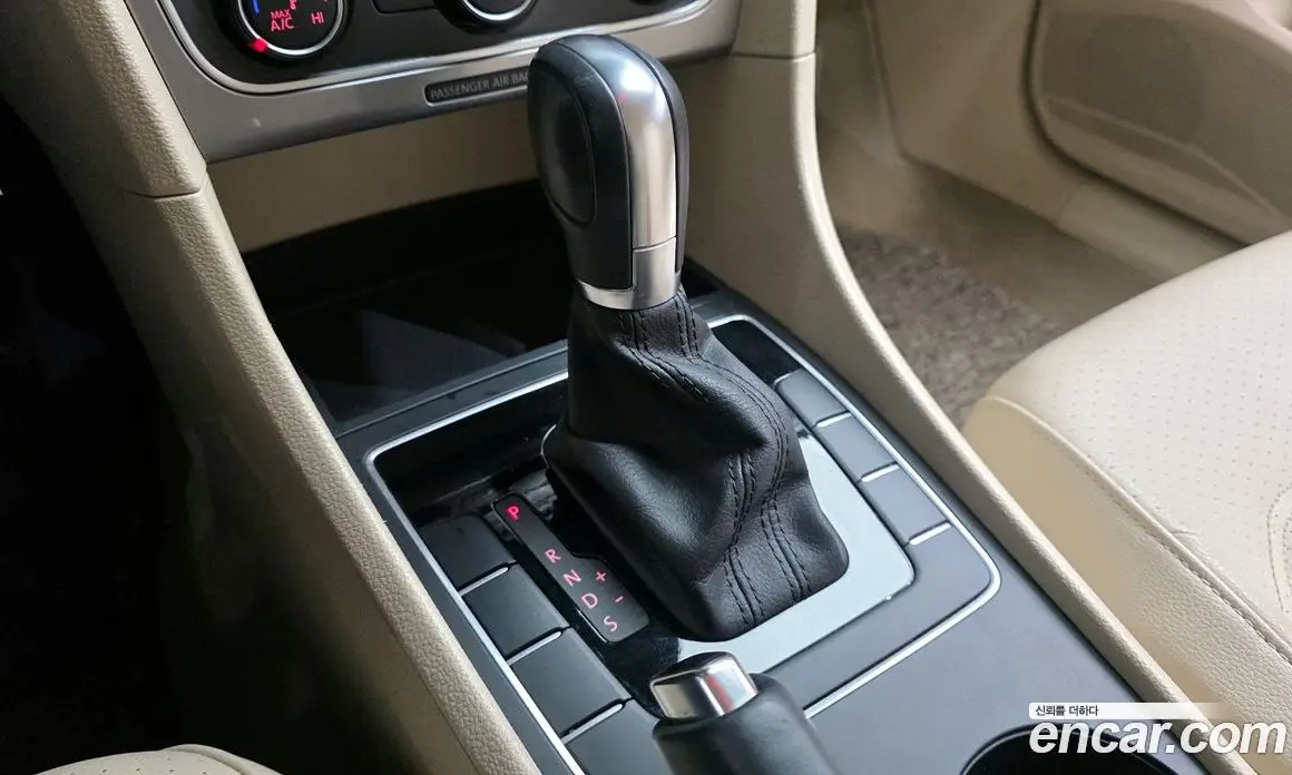Volkswagen Passat 2014 1.8 автомат (гидро), фото 9 Volkswagen Passat 2014 1.8 автомат (гидро), фото 9
