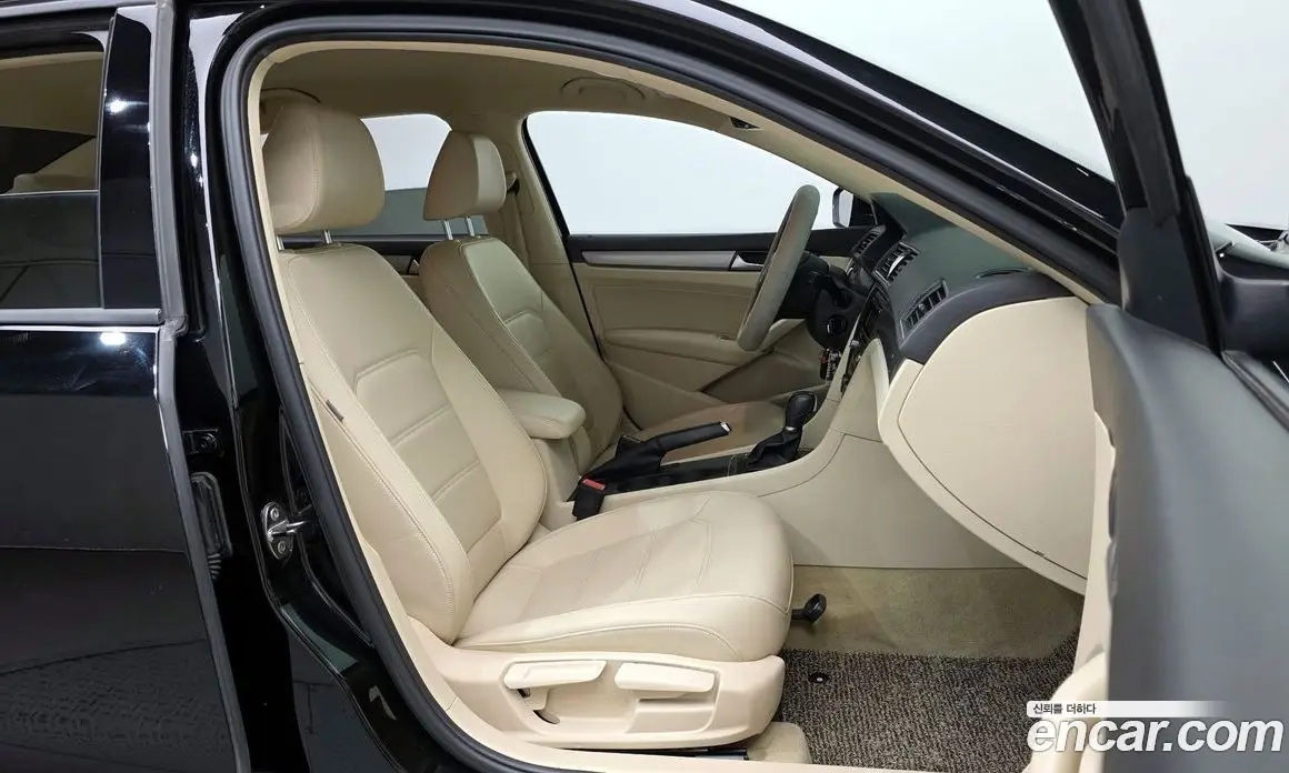Volkswagen Passat 2014 1.8 автомат (гидро), фото 10 Volkswagen Passat 2014 1.8 автомат (гидро), фото 10