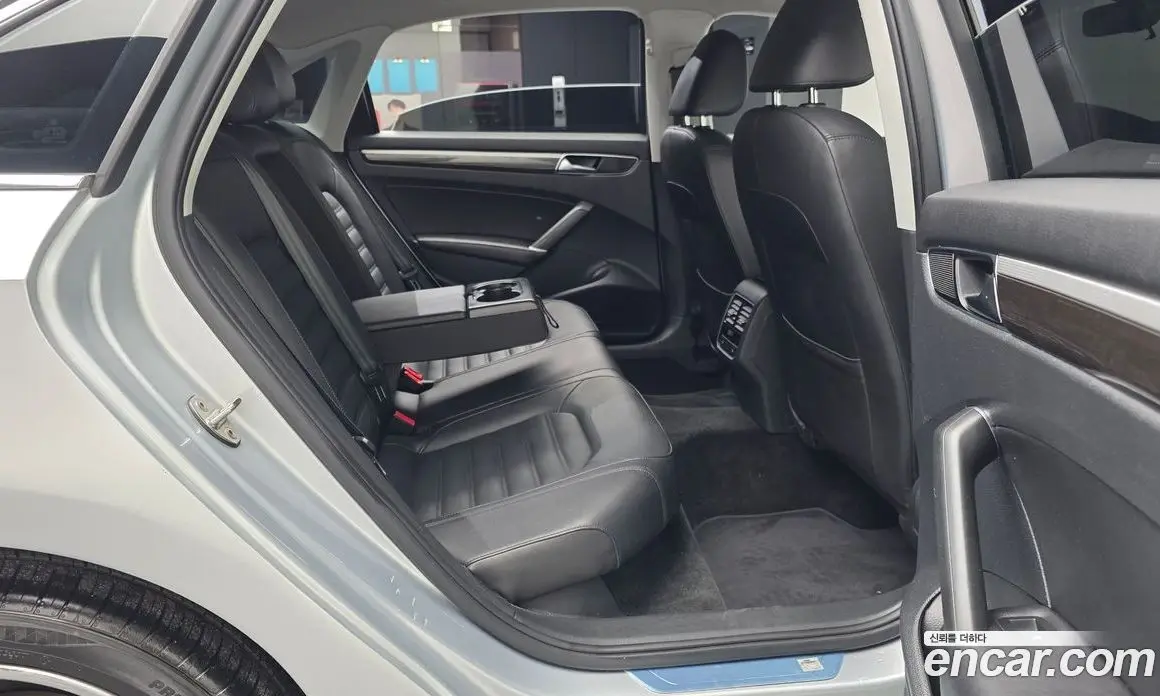Volkswagen Passat 2018 2.0 автомат (гидро), фото 12 Volkswagen Passat 2018 2.0 автомат (гидро), фото 12