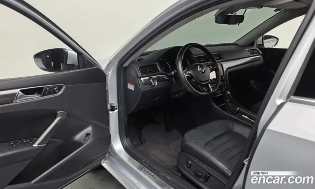 Volkswagen Passat 2018 2.0 автомат (гидро), миниатюра 10 Volkswagen Passat 2018 2.0 автомат (гидро), миниатюра 10