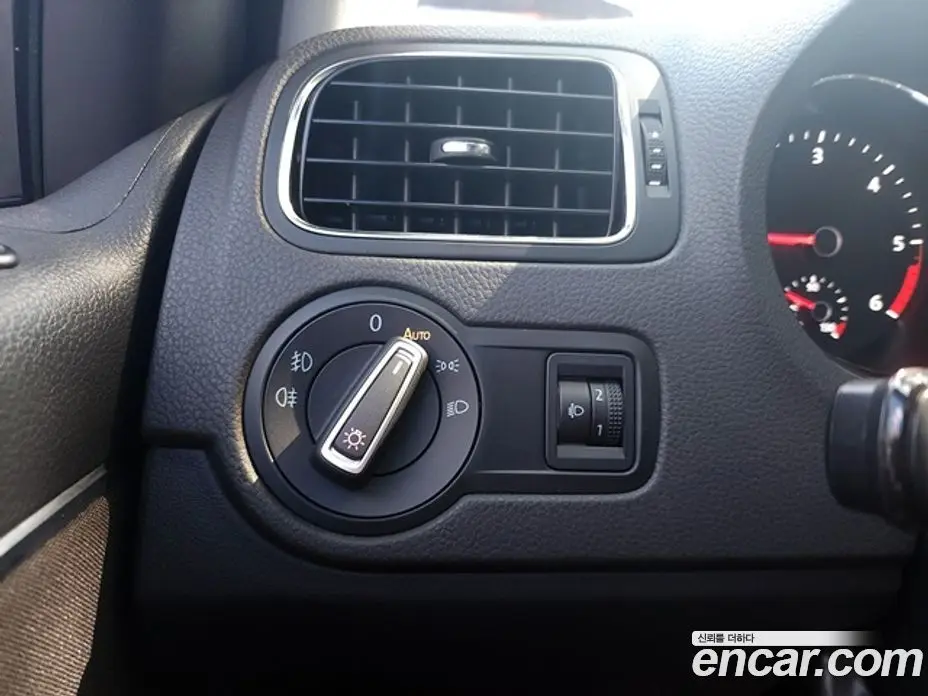 Volkswagen Polo 2015 1.4 автомат (гидро), фото 14 Volkswagen Polo 2015 1.4 автомат (гидро), фото 14