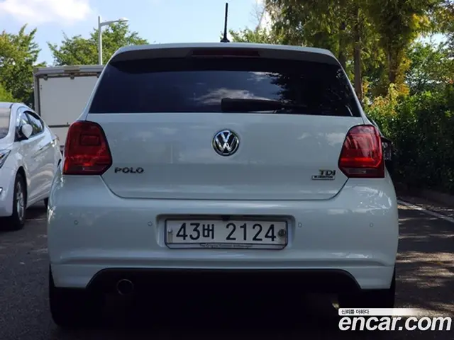 Volkswagen Polo 2015 1.4 автомат (гидро), миниатюра 4 Volkswagen Polo 2015 1.4 автомат (гидро), миниатюра 4