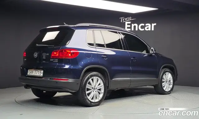 Volkswagen Tiguan 2012 2.0 автомат (гидро), миниатюра 2