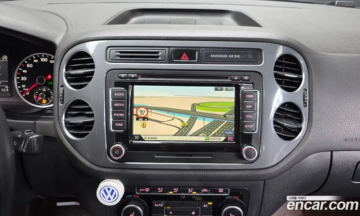 Volkswagen Tiguan 2012 2.0 автомат (гидро), фото 14