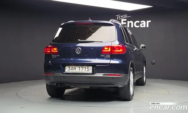 Volkswagen Tiguan 2012 2.0 автомат (гидро), миниатюра 4
