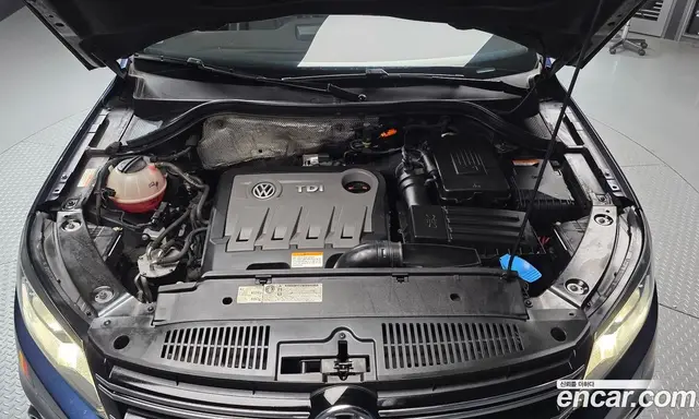 Volkswagen Tiguan 2012 2.0 автомат (гидро), миниатюра 6