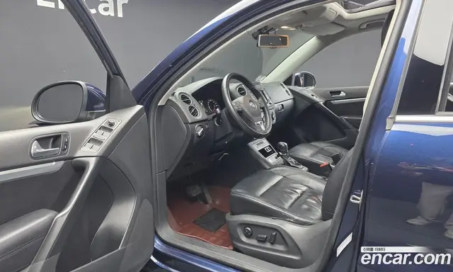 Volkswagen Tiguan 2012 2.0 автомат (гидро), миниатюра 10