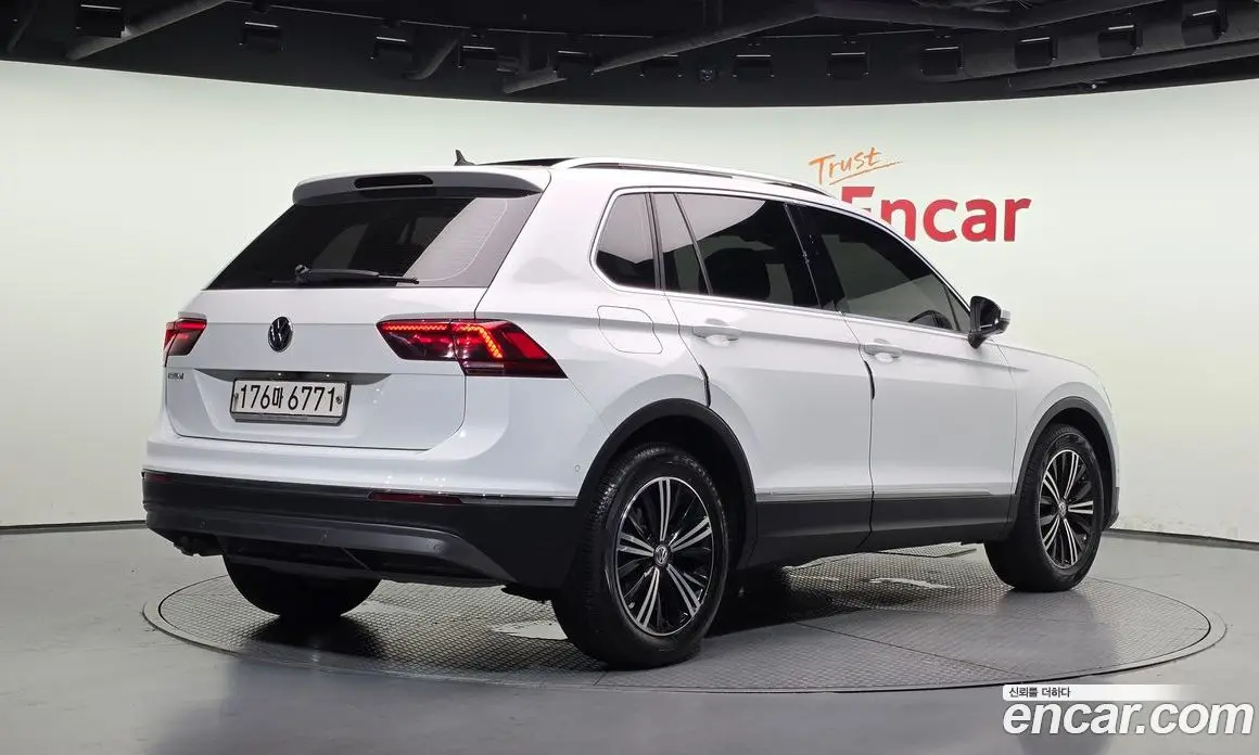 Volkswagen Tiguan 2020 2.0 автомат (гидро), фото 2 Volkswagen Tiguan 2020 2.0 автомат (гидро), фото 2