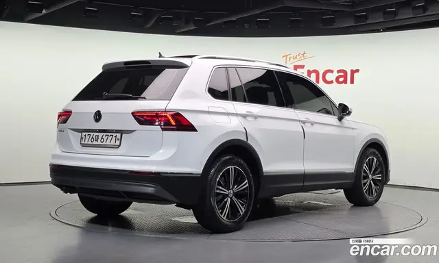 Volkswagen Tiguan 2020 2.0 автомат (гидро), миниатюра 2 Volkswagen Tiguan 2020 2.0 автомат (гидро), миниатюра 2