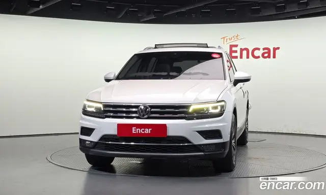 Volkswagen Tiguan 2020 2.0 автомат (гидро), миниатюра 3 Volkswagen Tiguan 2020 2.0 автомат (гидро), миниатюра 3