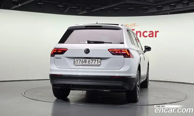 Volkswagen Tiguan 2020 2.0 автомат (гидро), миниатюра 4 Volkswagen Tiguan 2020 2.0 автомат (гидро), миниатюра 4
