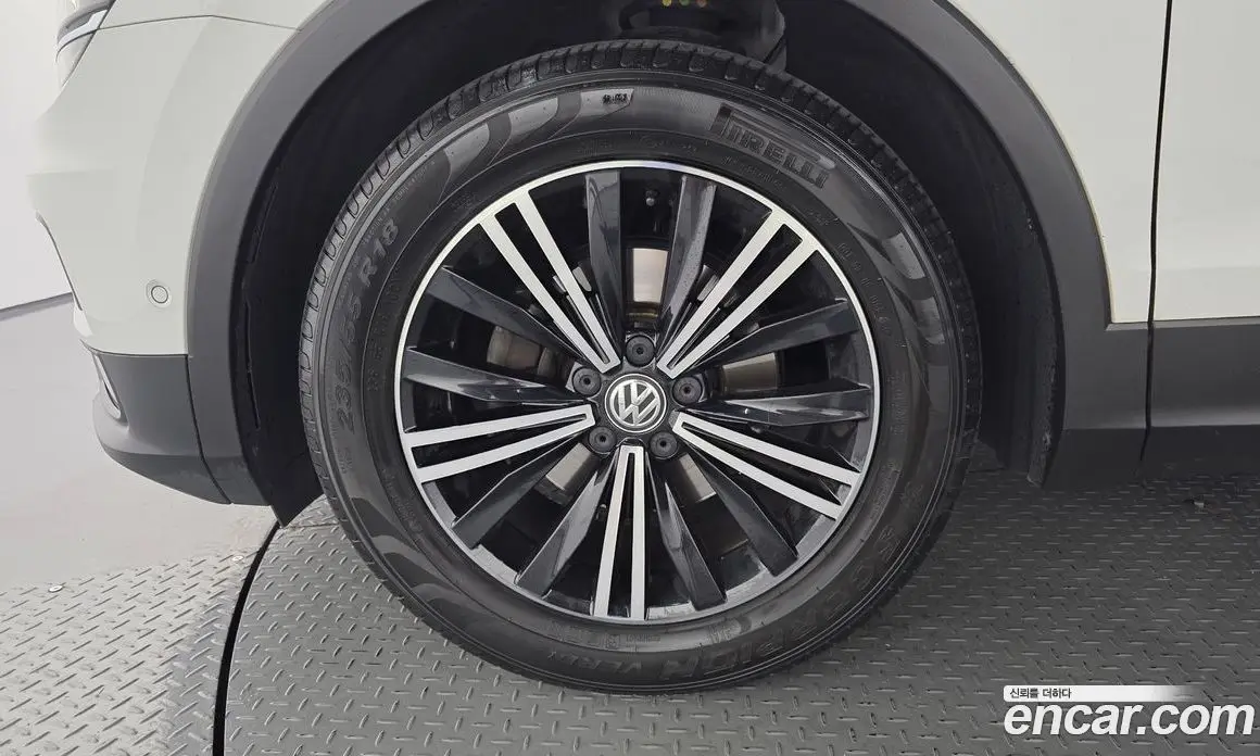 Volkswagen Tiguan 2020 2.0 автомат (гидро), фото 5 Volkswagen Tiguan 2020 2.0 автомат (гидро), фото 5