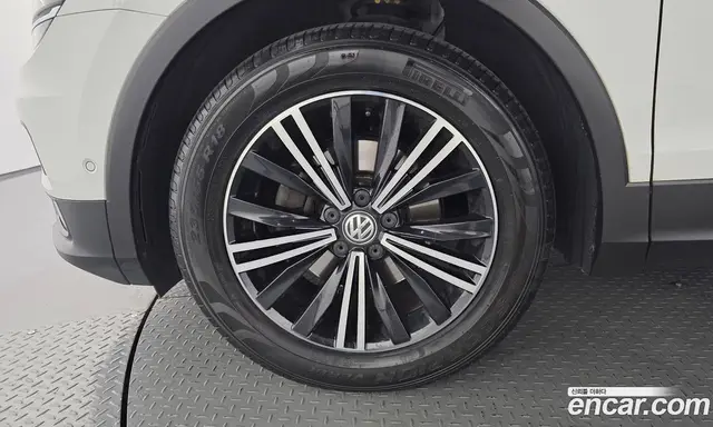 Volkswagen Tiguan 2020 2.0 автомат (гидро), миниатюра 5 Volkswagen Tiguan 2020 2.0 автомат (гидро), миниатюра 5