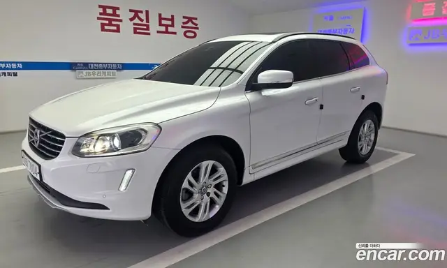 Volvo XC60 2017 2.0 автомат (гидро), миниатюра 2