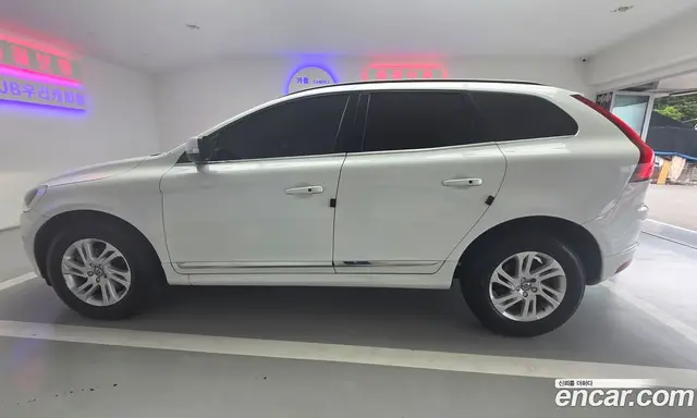 Volvo XC60 2017 2.0 автомат (гидро), миниатюра 5