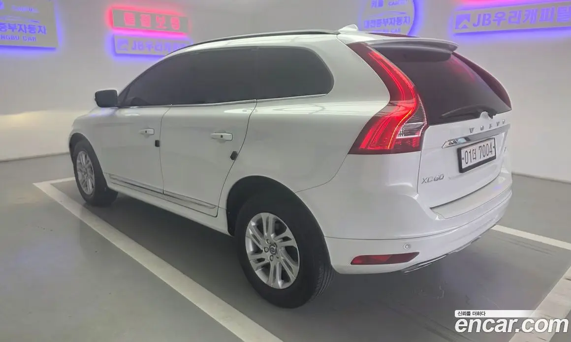 Volvo XC60 2017 2.0 автомат (гидро), фото 7