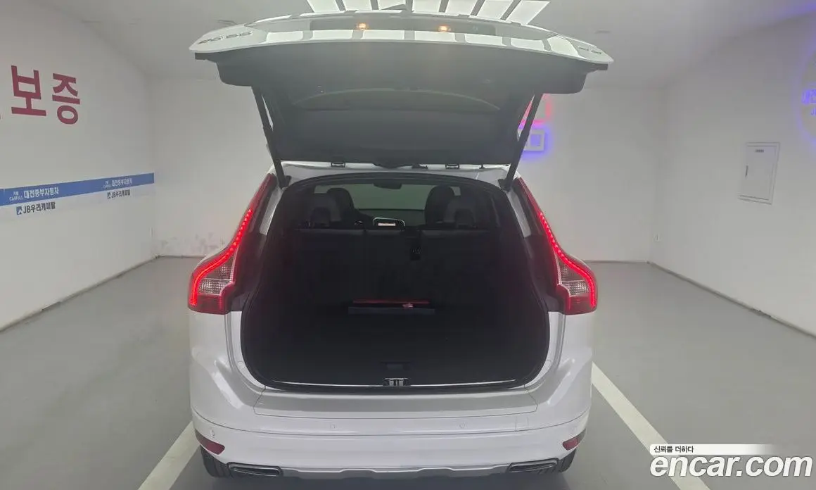 Volvo XC60 2017 2.0 автомат (гидро), фото 9