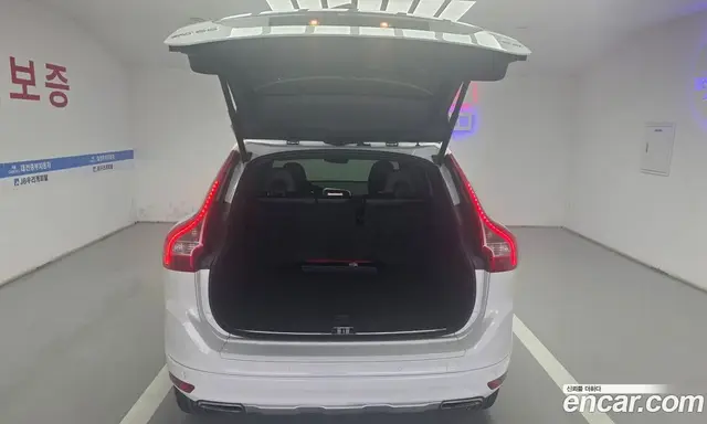 Volvo XC60 2017 2.0 автомат (гидро), миниатюра 9