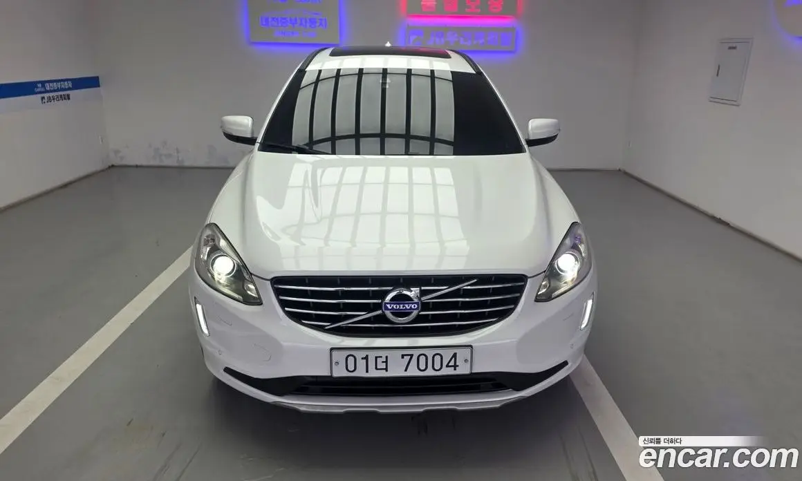 Volvo XC60 2017 2.0 автомат (гидро), фото 10