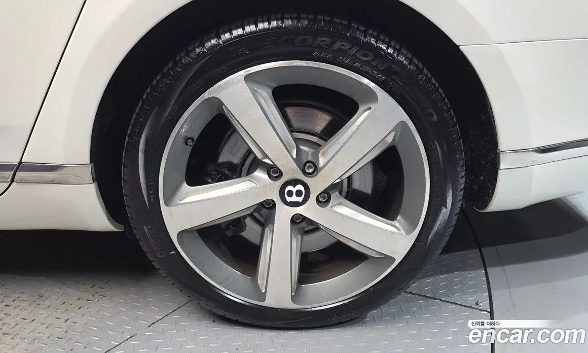 Bentley Mulsanne 2016 6.8 автомат (гидро), фото 5