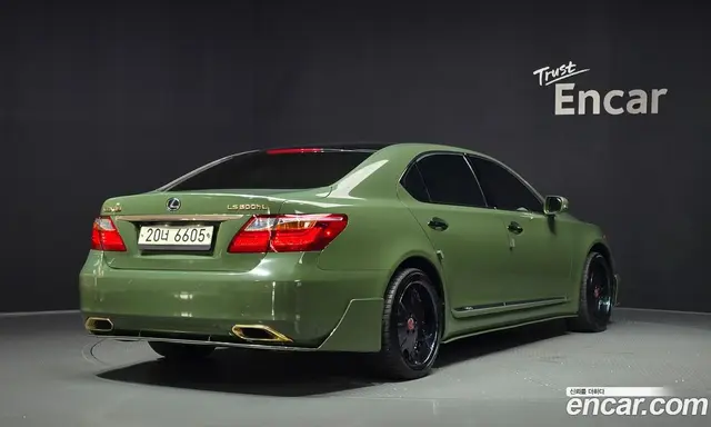 Lexus LS 2012 5.0 автомат (гидро), миниатюра 2