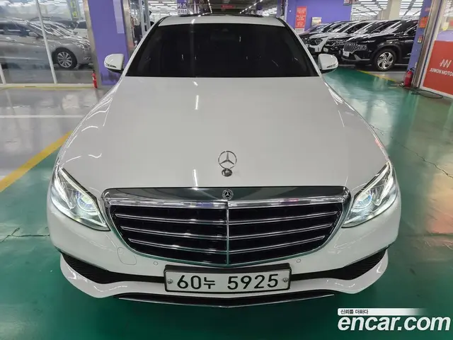 Mercedes-Benz E-Class 2019 1.9 автомат (гидро), миниатюра 3