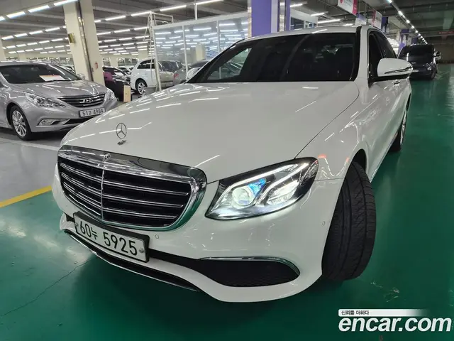 Mercedes-Benz E-Class 2019 1.9 автомат (гидро), миниатюра 4