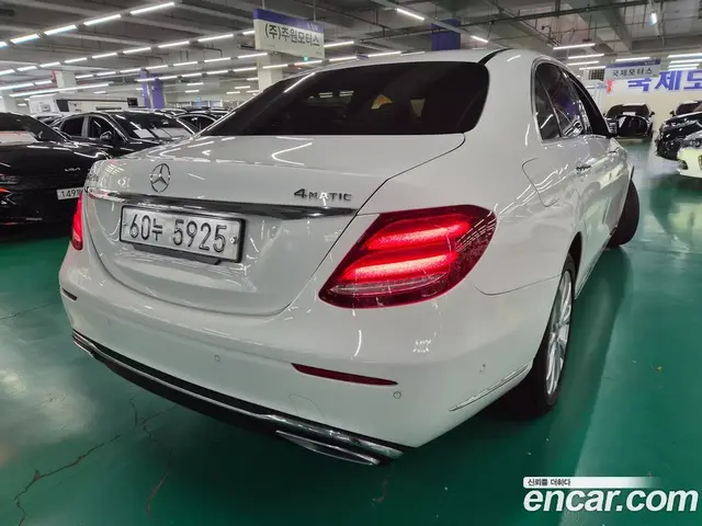Mercedes-Benz E-Class 2019 1.9 автомат (гидро), миниатюра 8