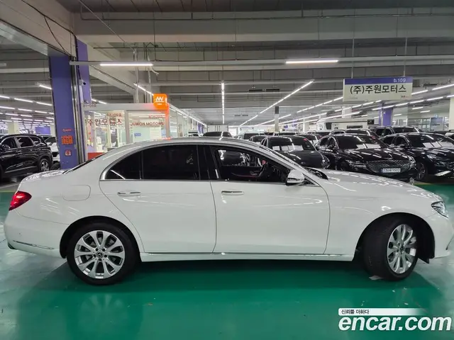 Mercedes-Benz E-Class 2019 1.9 автомат (гидро), миниатюра 9