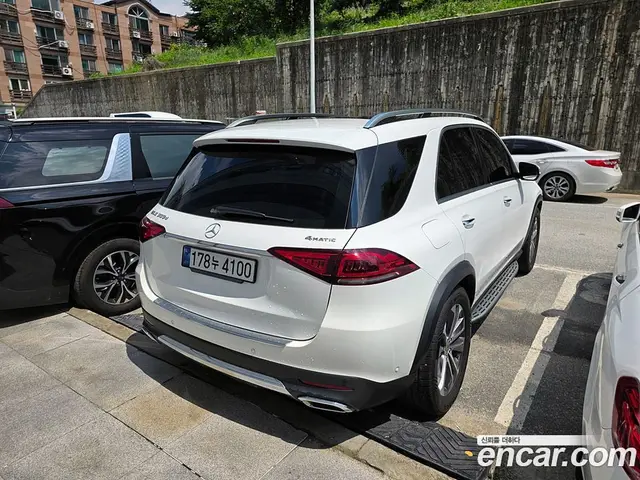 Mercedes-Benz GLE-Class 2021 1.9 автомат (гидро), миниатюра 2