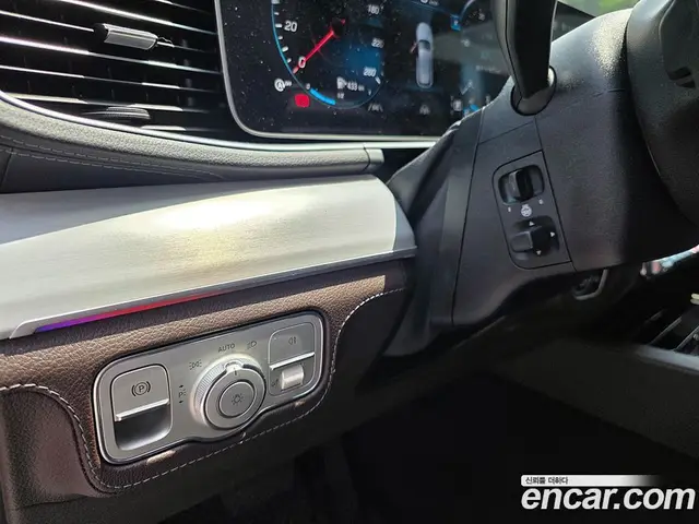 Mercedes-Benz GLE-Class 2021 1.9 автомат (гидро), миниатюра 12