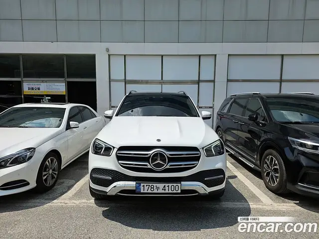 Mercedes-Benz GLE-Class 2021 1.9 автомат (гидро), миниатюра 3