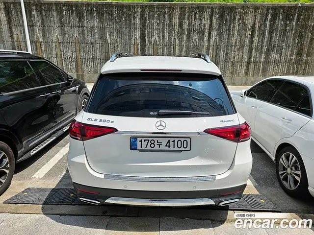 Mercedes-Benz GLE-Class 2021 1.9 автомат (гидро), миниатюра 4