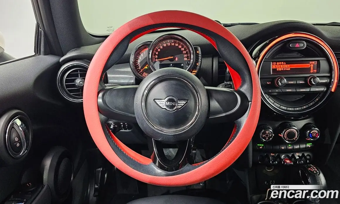 Mini Cooper 2014 1.5 автомат (гидро), фото 13 Mini Cooper 2014 1.5 автомат (гидро), фото 13